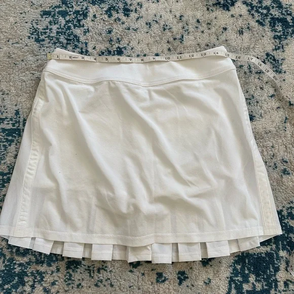 Vineyard Vines White Pleated Mini Skirt NWT size small cute - Picture 2 of 8